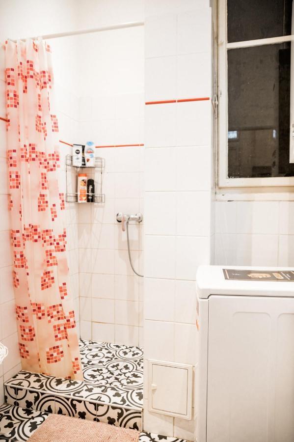 Stylish And Spacious ! Central Location Kazincy Netflix Budapest Ngoại thất bức ảnh