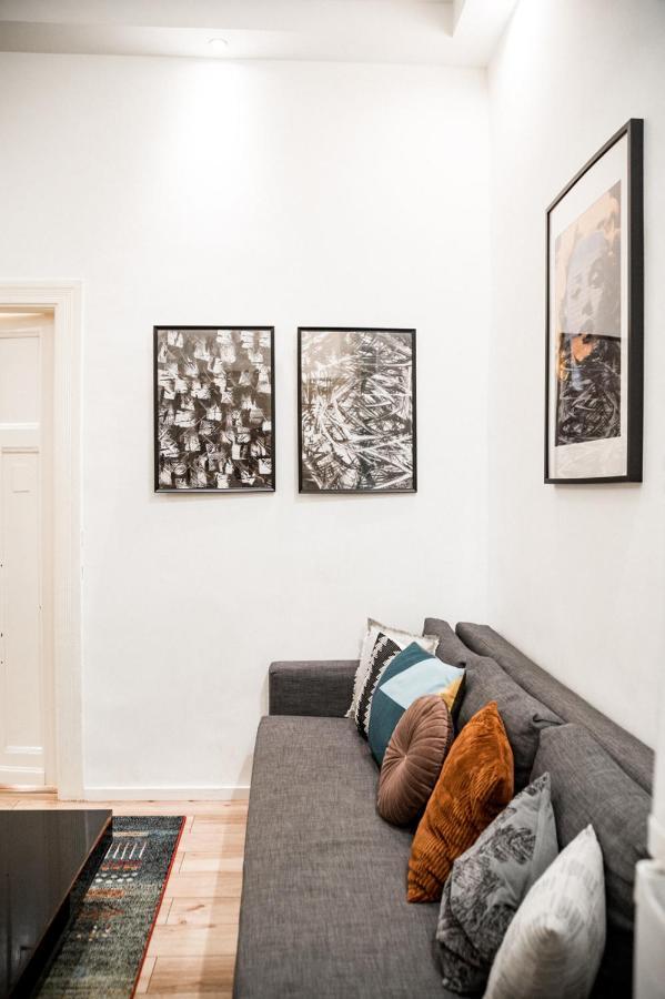 Stylish And Spacious ! Central Location Kazincy Netflix Budapest Ngoại thất bức ảnh